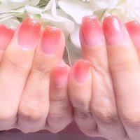 成増徒歩3分のフェイシャルエステ・ネイルサロン ビューティスタジオCenbless(センブレス) コーラルレッドで魅せる上品グラデーションネイル