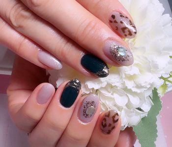 Cenbless　成増フェイシャル＆ネイルサロン　秋色レオパード×ワインで大人可愛く モスグリーンが効いた上品ニュアンスネイル