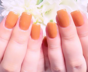 成増徒歩3分女性限定サロン｜フェイシャル・プラズマ・ネイル ビューティスタジオCenbless（センブレス）　軽やかキャラメルカラーネイルで秋の気配を♪