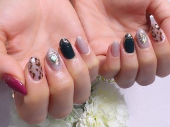 Cenbless　成増フェイシャル＆ネイルサロン　秋色レオパード×ワインで大人可愛く モスグリーンが効いた上品ニュアンスネイル