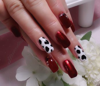 成増徒歩3分のフェイシャルエステ・ネイルサロン ビューティスタジオCenbless(センブレス) ボルドー×ダルメシアンで秋モードに♪華やかアレンジネイル