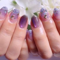 Cenbless　成増フェイシャル＆ネイルサロン　青みパープルが魅せる大人ハロウィンネイル☆プリズムキャッツアイでほんのりシックに
