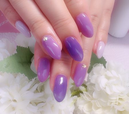成増徒歩3分のフェイシャルエステ・ネイルサロン ビューティスタジオCenbless(センブレス) ライラックが映える上品ワンカラー♪特別な日にふさわしいパープルネイル