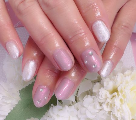 成増徒歩3分のフェイシャルエステ・ネイルサロン ビューティスタジオCenbless（センブレス）　上品さが際立つ偏光パールのクリスマスネイル♪