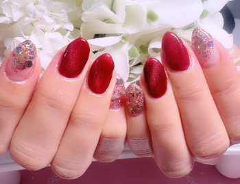 成増徒歩3分女性限定サロン｜フェイシャル・プラズマ・ネイル ビューティスタジオCenbless（センブレス）　深紅の輝きが主役のクリスマスニュアンスネイル♪