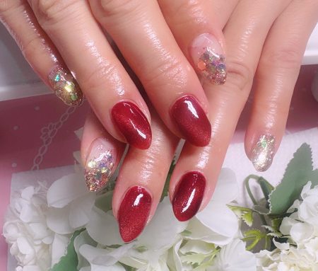 成増徒歩3分女性限定サロン｜フェイシャル・プラズマ・ネイル ビューティスタジオCenbless（センブレス）　深紅の輝きが主役のクリスマスニュアンスネイル♪