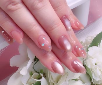 Cenbless 成増フェイシャル&ネイルサロン 初めてのナチュラル系!ローズベージュのうる艶クリスマスネイル♪