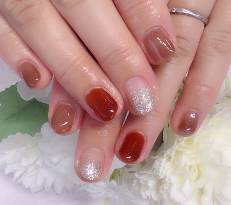 成増徒歩3分女性限定サロン｜フェイシャル・プラズマ・ネイル ビューティスタジオCenbless（センブレス）　秋色を楽しむレッドブラウンのシースルーネイル♪