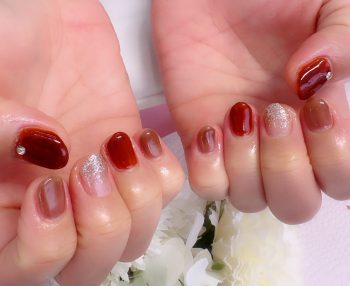 成増徒歩3分女性限定サロン｜フェイシャル・プラズマ・ネイル ビューティスタジオCenbless（センブレス）　秋色を楽しむレッドブラウンのシースルーネイル♪