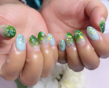 Cenbless 成増フェイシャル&ネイルサロン ミントグリーンの透明感で楽しむ大人のクリスマスネイル