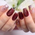 成増徒歩3分のフェイシャルエステ・ネイルサロン ビューティスタジオCenbless(センブレス)深いワインカラーで楽しむ大人のクリスマスニュアンスネイル♪