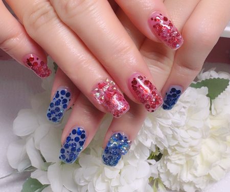 Cenbless　成増フェイシャル＆ネイルサロン　左右非対称が可愛い。赤×青のオリジナル推しカラーネイル♪