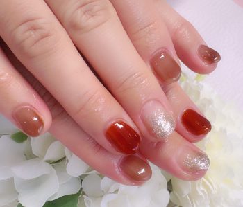 成増徒歩3分女性限定サロン｜フェイシャル・プラズマ・ネイル ビューティスタジオCenbless（センブレス）　秋色を楽しむレッドブラウンのシースルーネイル♪