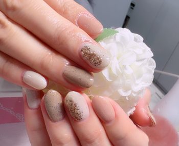 Cenbless　成増フェイシャル＆ネイルサロン　上品ベージュ系＆ニュアンスミラーネイル