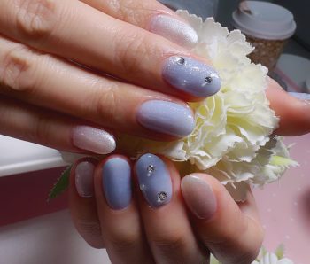 Cenbless　成増フェイシャル＆ネイルサロン　スミレ色が美しい。雪の結晶がきらめく冬の先取りネイル♪