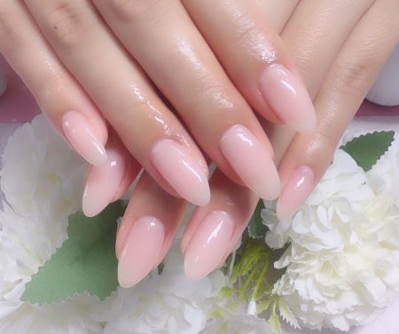 成増徒歩3分のフェイシャルエステ・ネイルサロン ビューティスタジオCenbless(センブレス)ちゅるんと艶めくピンクシアーでナチュラル可愛い美爪仕上げ♪