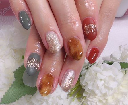 Cenbless　成増フェイシャル＆ネイルサロン　秋のこなれカラー×べっ甲でシックに♪お洒落な大人ネイル