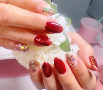 成増徒歩3分女性限定サロン｜フェイシャル・プラズマ・ネイル ビューティスタジオCenbless（センブレス）　深紅の輝きが主役のクリスマスニュアンスネイル♪