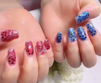 Cenbless　成増フェイシャル＆ネイルサロン　左右非対称が可愛い。赤×青のオリジナル推しカラーネイル♪