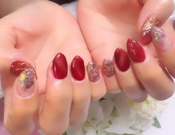 成増徒歩3分女性限定サロン｜フェイシャル・プラズマ・ネイル ビューティスタジオCenbless（センブレス）　深紅の輝きが主役のクリスマスニュアンスネイル♪