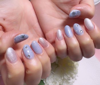 Cenbless　成増フェイシャル＆ネイルサロン　スミレ色が美しい。雪の結晶がきらめく冬の先取りネイル♪