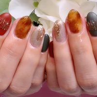Cenbless　成増フェイシャル＆ネイルサロン　秋のこなれカラー×べっ甲でシックに♪お洒落な大人ネイル