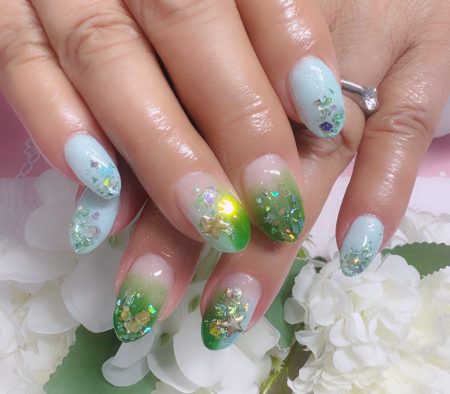 Cenbless 成増フェイシャル&ネイルサロン ミントグリーンの透明感で楽しむ大人のクリスマスネイル