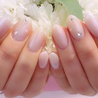 Cenbless 成増フェイシャル&ネイルサロン 冬を先取り。偏光パールがきらめく雪の結晶ネイル♪