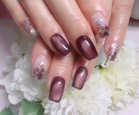 成増徒歩3分のフェイシャルエステ・ネイルサロン ビューティスタジオCenbless(センブレス)深いワインカラーで楽しむ大人のクリスマスニュアンスネイル♪