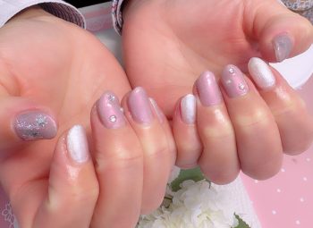 成増徒歩3分のフェイシャルエステ・ネイルサロン ビューティスタジオCenbless（センブレス）　上品さが際立つ偏光パールのクリスマスネイル♪