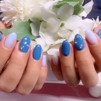 成増徒歩3分女性限定サロン|フェイシャル・プラズマ・ネイル ビューティスタジオCenbless(センブレス) 冬を先取り!雪の結晶がきらめく偏光ブルーネイル♪
