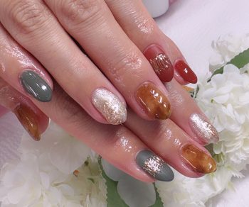 Cenbless　成増フェイシャル＆ネイルサロン　秋のこなれカラー×べっ甲でシックに♪お洒落な大人ネイル