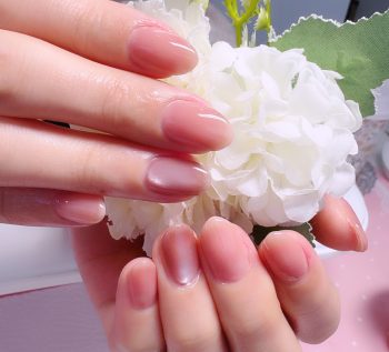 Cenbless　成増フェイシャル＆ネイルサロン　さりげなく輝く指先。控えめ派さんの微粒子マグネットネイル♪