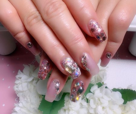 Cenbless　成増フェイシャル＆ネイルサロン　年末年始を彩る。上品にきらめくご褒美ネイル♪