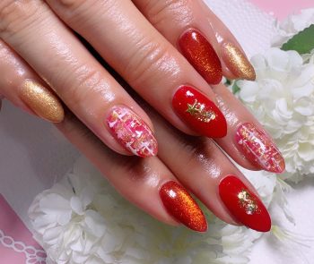 Cenbless 成増フェイシャル&ネイルサロン きれいな赤で楽しむ大人ガーリー。ツィードのクリスマスネイル♪