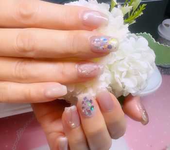 Cenbless　成増フェイシャル＆ネイルサロン　大人気の冬ネイル定額デザイン！ホワイト系で清楚に楽しむ冬の微粒子マグネットネイル