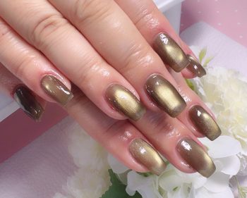 Cenbless 成増フェイシャル&ネイルサロン カーキ系にゴールドの微粒子マグネット!上質感ある大人ネイル