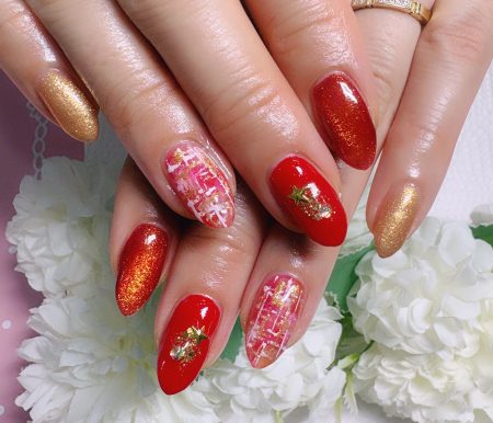 Cenbless 成増フェイシャル&ネイルサロン きれいな赤で楽しむ大人ガーリー。ツィードのクリスマスネイル♪