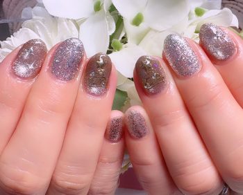 Cenbless　成増フェイシャル＆ネイルサロン　さりげなく詰め込んだ大人のクリスマス。シャンパン×シルバーの上品ネイル