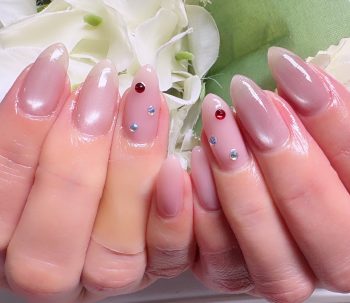 Cenbless 成増フェイシャル&ネイルサロン ロックから一転。チュールな清楚系クリスマスネイル♪