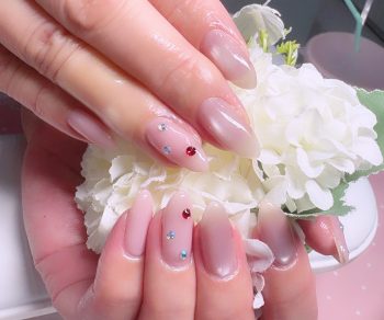 Cenbless 成増フェイシャル&ネイルサロン ロックから一転。チュールな清楚系クリスマスネイル♪