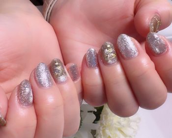 Cenbless　成増フェイシャル＆ネイルサロン　さりげなく詰め込んだ大人のクリスマス。シャンパン×シルバーの上品ネイル
