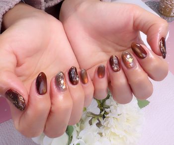Cenbless　成増フェイシャル＆ネイルサロン　冬の煌めきを指先に♪大人のブラウンマグネットネイル