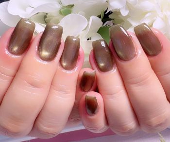 Cenbless 成増フェイシャル&ネイルサロン カーキ系にゴールドの微粒子マグネット!上質感ある大人ネイル