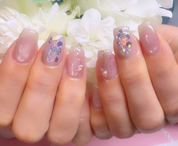 Cenbless　成増フェイシャル＆ネイルサロン　大人気の冬ネイル定額デザイン！ホワイト系で清楚に楽しむ冬の微粒子マグネットネイル