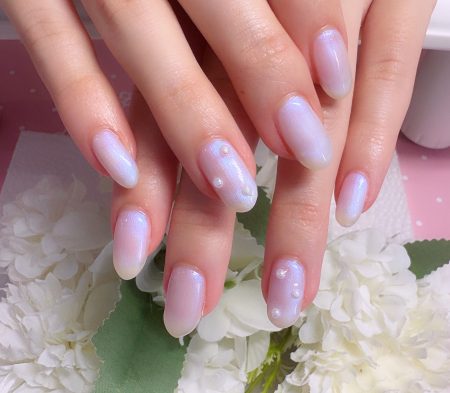 Cenbless　成増フェイシャル＆ネイルサロン　冬の装いにもぴったり！偏光パールホワイトネイル