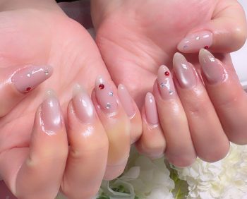 Cenbless 成増フェイシャル&ネイルサロン ロックから一転。チュールな清楚系クリスマスネイル♪