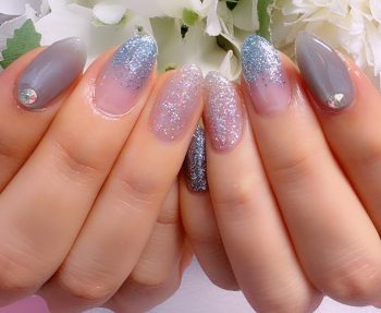 Cenbless 成増フェイシャル&ネイルサロン 澄んだ水色がきらめく。冬に映える透明感ネイル♪