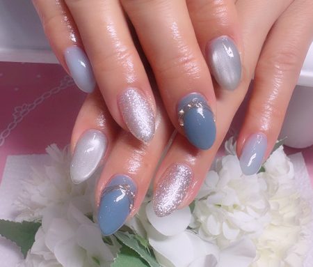 成増徒歩3分女性限定サロン｜フェイシャル・プラズマ・ネイル ビューティスタジオCenbless（センブレス）　大人気クリスマスネイルデザインを、冬のブルーで上品にシフト♪