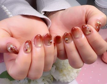 Cenbless　成増フェイシャル＆ネイルサロン　クリスマスから新年へ。和テイストで楽しむ華やかネイル♪